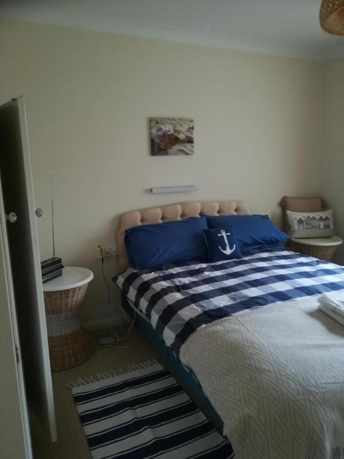 Pine Lodge Barton on Sea Luaran gambar